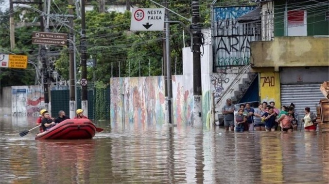 Suben a 21 los muertos por temporal de lluvias en Sao Paulo