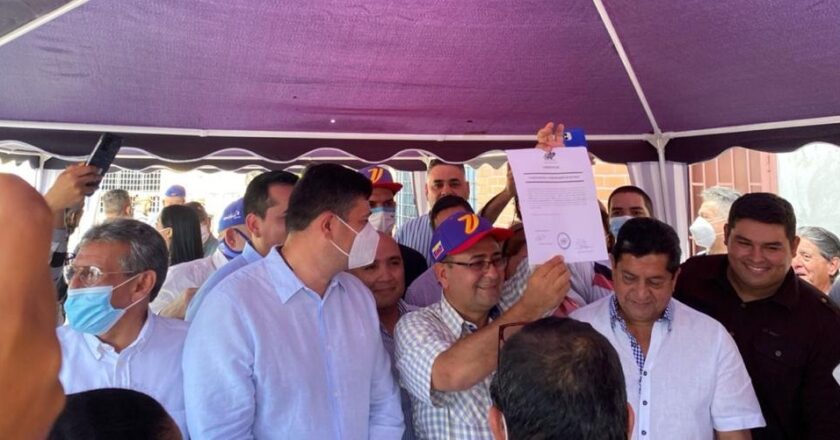 Sergio Garrido recibe credencial del CNE que lo certifica como Gobernador de Barinas  (Video)