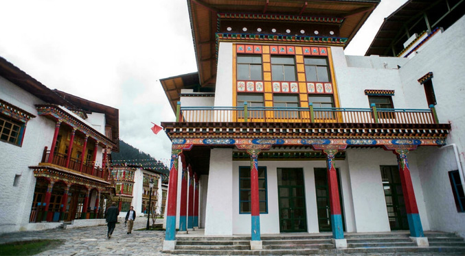 Airbnb en el punto de mira en China por sus alquileres en Tíbet y Xinjiang
