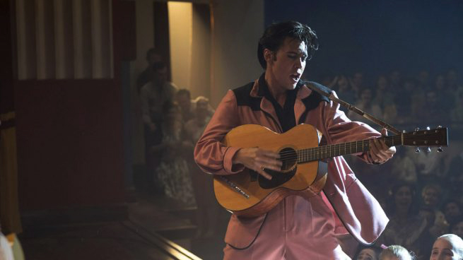 Lanzan tráiler de la biopic de Elvis con Tom Hanks