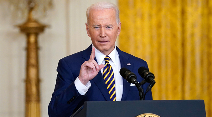 Biden anuncia sanciones contra Rusia y envío de soldados a países bálticos