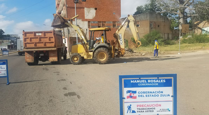 Gobernación de Zulia realiza labores de limpieza en avenidas de Maracaibo
