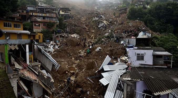 Autoridades elevan a 138 las muertes por lluvias en Brasil