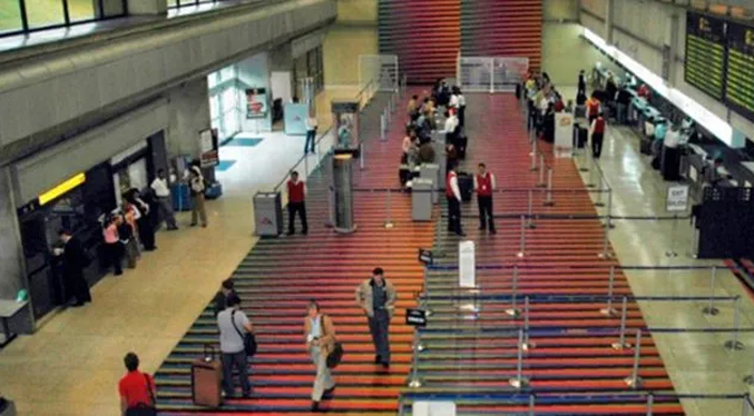 Hasta 63 euros debe pagar un viajero para salir de un aeropuerto en Venezuela