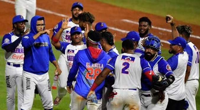 Dominicana buscará el título de la Serie del Caribe ante la sorprendente Colombia