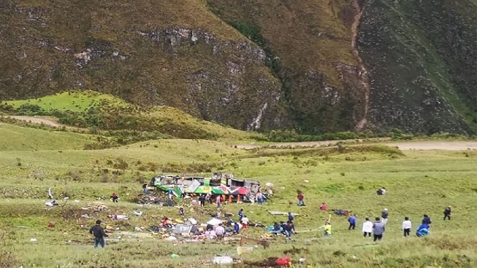 Al menos 20 muertos tras accidente de autobús en norte de Perú