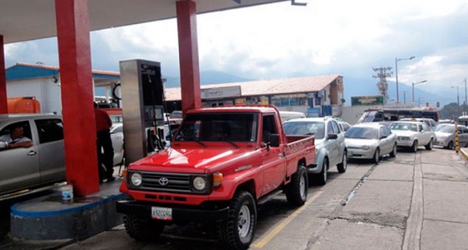 Restringen horarios de suministro de combustible durante este jueves y viernes en Táchira