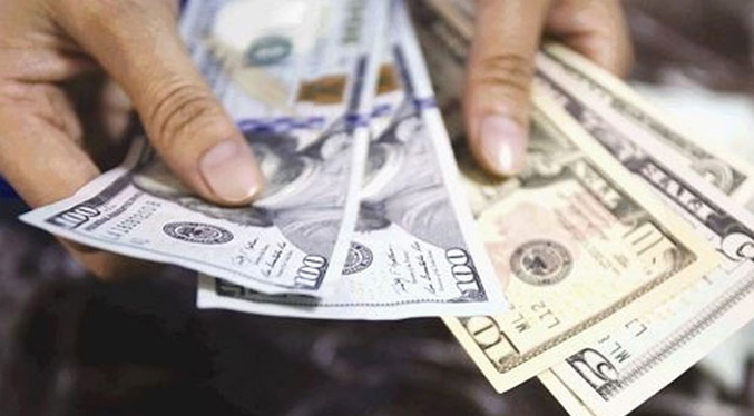 Bloomberg: 85 % de los venezolanos obtiene un ingreso menor a 300 dólares al mes