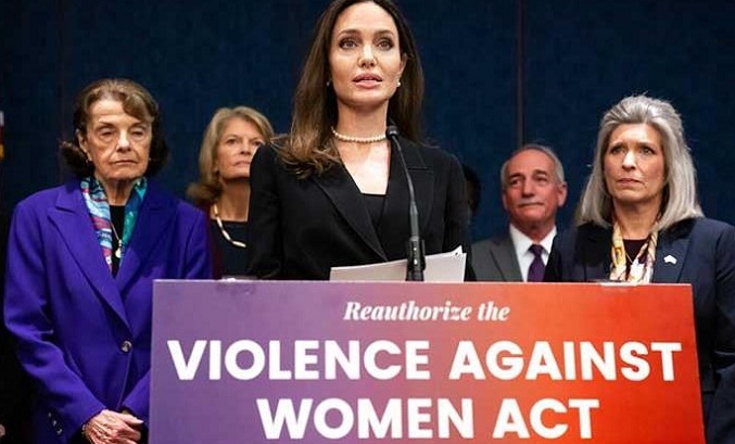 Angelina Jolie da voz en EEUU a las víctimas de violencia de género