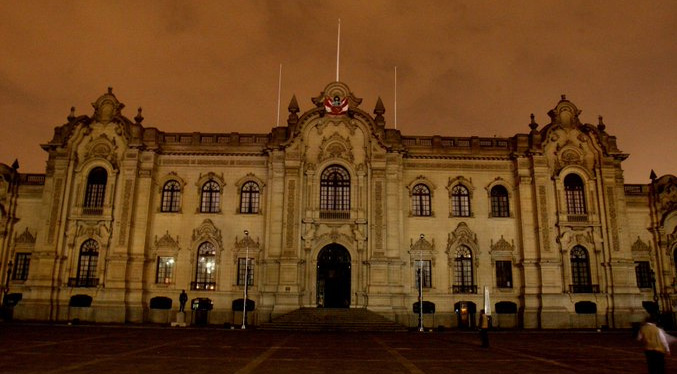 Allanan en Perú oficinas del Palacio de Gobierno por investigación de corrupción