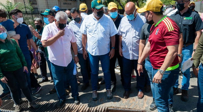 Alcalde Ramírez escucha junto a su gabinete parroquial la problemática de Coquivacoa