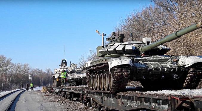 Ejército de Ucrania enfrenta los tanques rusos que avanzan hacia Kiev