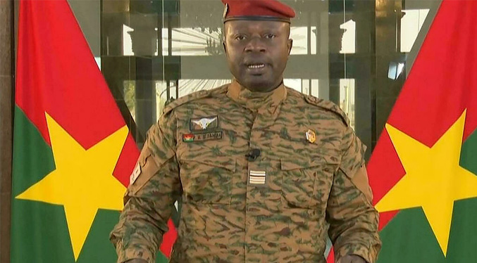 El teniente coronel Damiba investido presidente de Burkina Faso