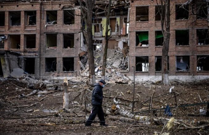 Aumenta a 352 la cifra de civiles muertos desde inicio de la guerra en Ucrania