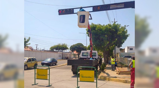 Semáforos de calles 43 y 45 de La Picola recuperados por la Alcaldía de Maracaibo