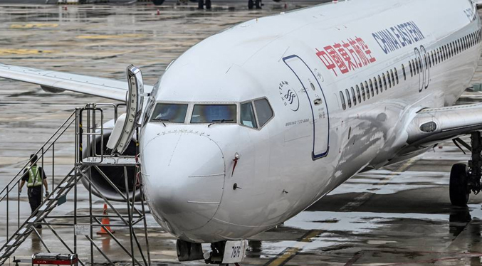Un avión con 132 personas a bordo se estrella en China