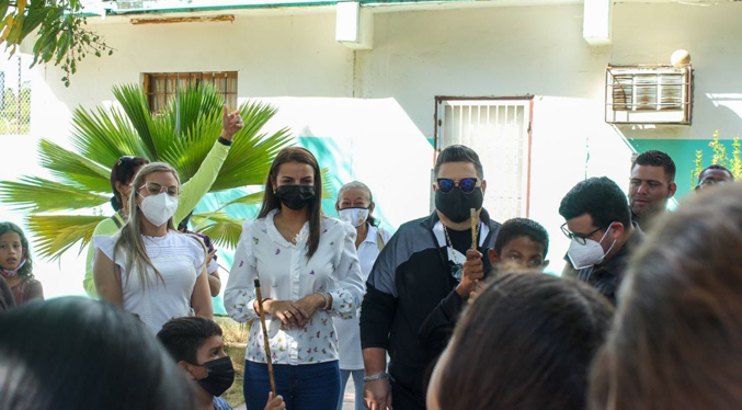 Niños y jóvenes de la Escuela de Gaita Renato Aguirre reciben visita sorpresa de «Neguito»