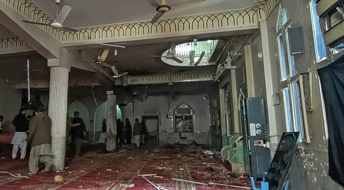 Al menos 30 muertos en atentado contra una mezquita en Pakistán