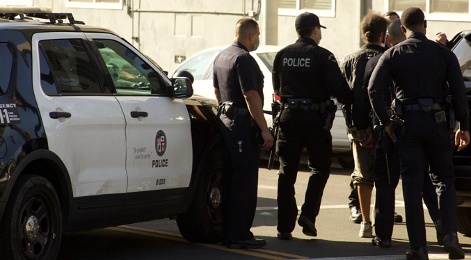 Policía de Los Ángeles mata a tiros a un latino que sufría esquizofrenia
