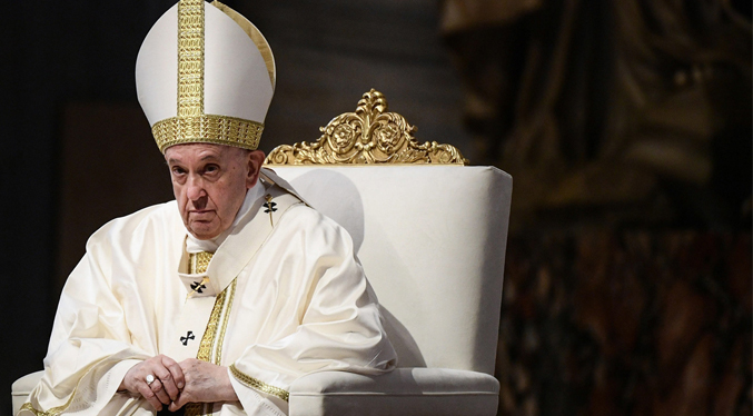 El Papa promulga una nueva Constitución que reforma Gobierno de la Iglesia