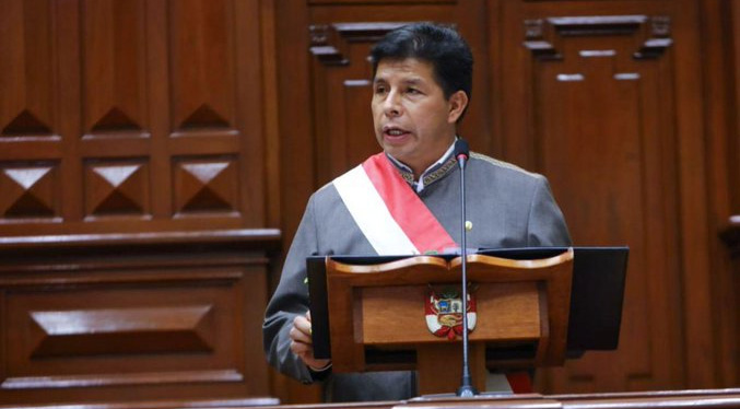 Presidente Castillo se salva de ser destituido por el Congreso de Perú