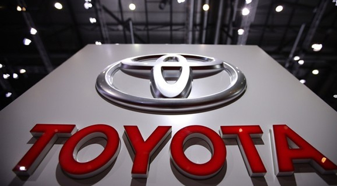 Toyota suspende el envío de vehículos a Rusia