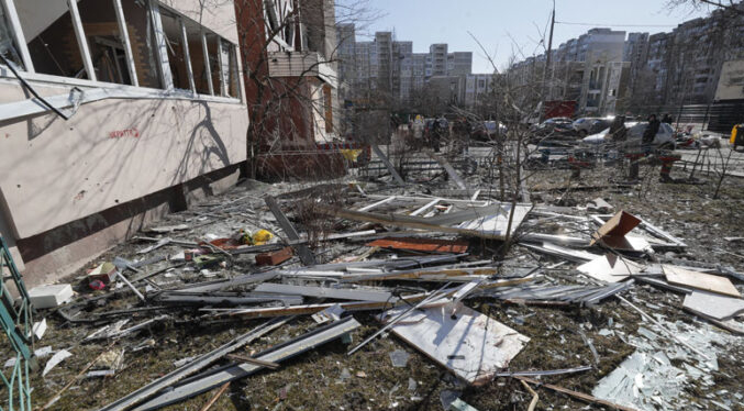 Seis ucranianos muertos: Dos de ellos niños tras un bombardeo en Járkov