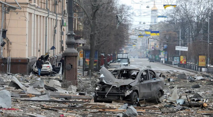 Ejército ruso continúa bombardeando las principales ciudades de Ucrania