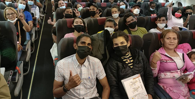 Retornan al país 254 venezolanos desde Perú en vuelo de Conviasa