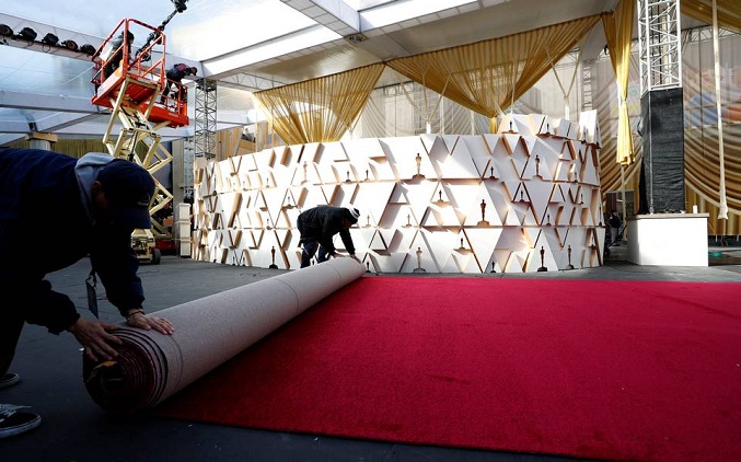 Hollywood despliega la alfombra roja de los Oscar dos años después por pandemia