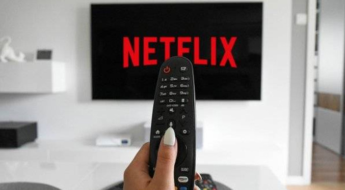 Netflix “pone freno definitivo” a quienes compartan cuentas fuera de una casa