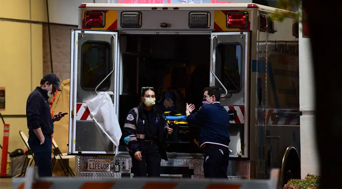 Automóvil se estrella contra una guardería y envía a 19 niños al hospital en California