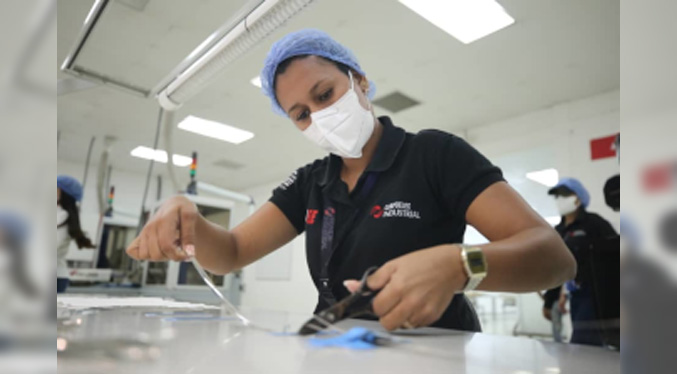 Reactivan empresas de fabricación de bombillos tipo LED y de paneles solares en Falcón
