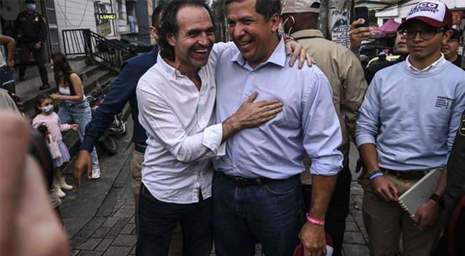 Candidato de la derecha en Colombia elige a un centrista como fórmula vicepresidencial