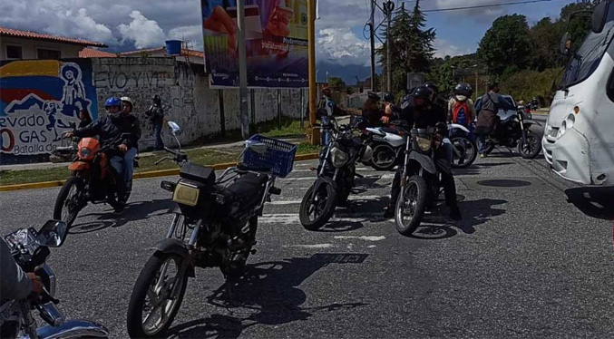 Motorizados protestan en Mérida por irregularidades en estaciones de servicio