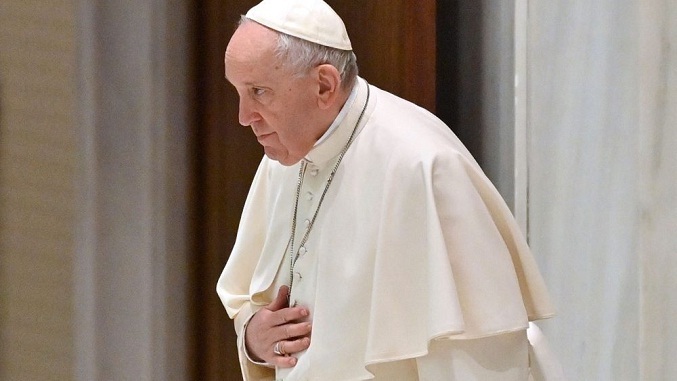 Papa pide «acompañar» a ucranianos que sufren bombardeos