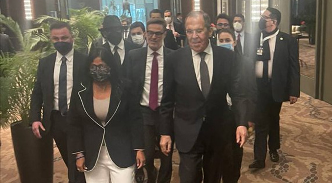 Delcy Rodríguez se reúne con Lavrov en Turquía