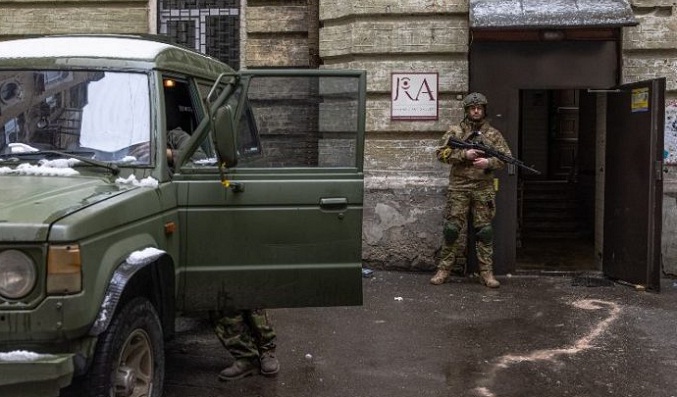 Afirman que mercenarios rusos operan en Kiev para asesinar a Zelenski