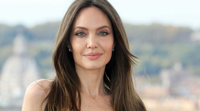 Angelina Jolie está en Leópolis «para ayudar a los ucranianos»