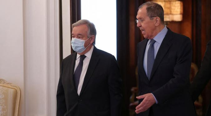 Jefe de la ONU pide en Moscú un cese el fuego en Ucrania «lo antes posible»