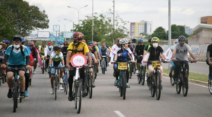 Ciclistas toman las calles de Maracaibo en conmemoración del Día Mundial de la Bicicleta