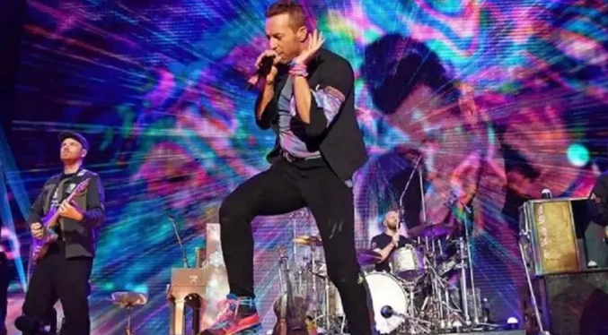 Coldplay rinde homenaje a Juan Gabriel en el Foro Sol en México