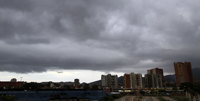 Onda Tropical Nº 8 y línea de inestabilidad atmosférica dejarán lluvias en el país