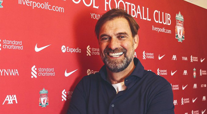 Jürgen Klopp renueva como entrenador del Liverpool hasta 2026