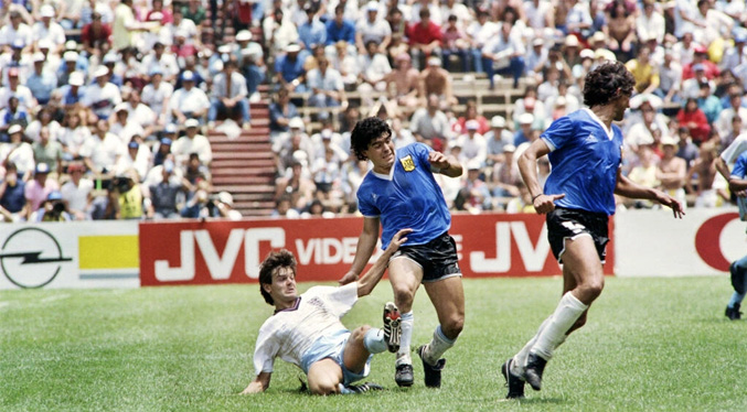 «Mano de Dios»: Subastan la camiseta de Maradona contra Inglaterra en 1986