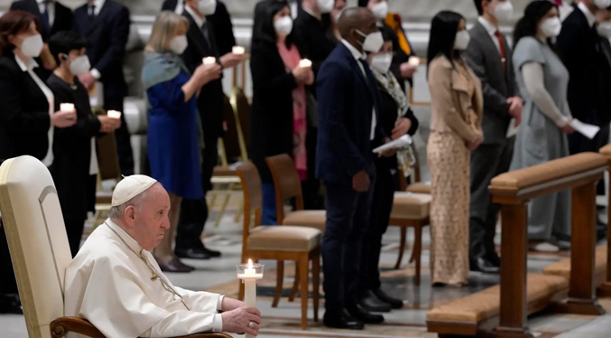 El Papa pide gestos de paz «en este tiempo marcado por los horrores de la guerra»