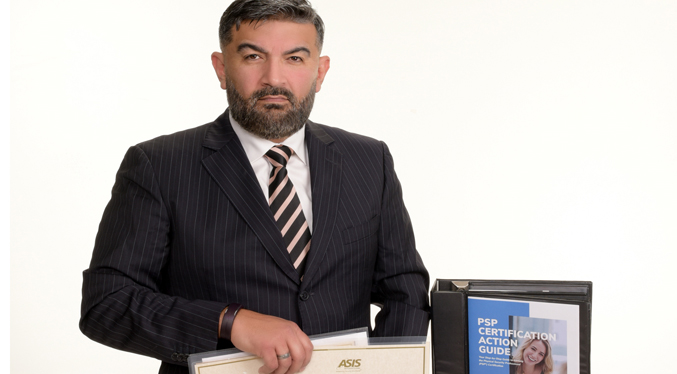 Héctor Fuenmayor conquista la Triple Corona de la Industria de Seguridad