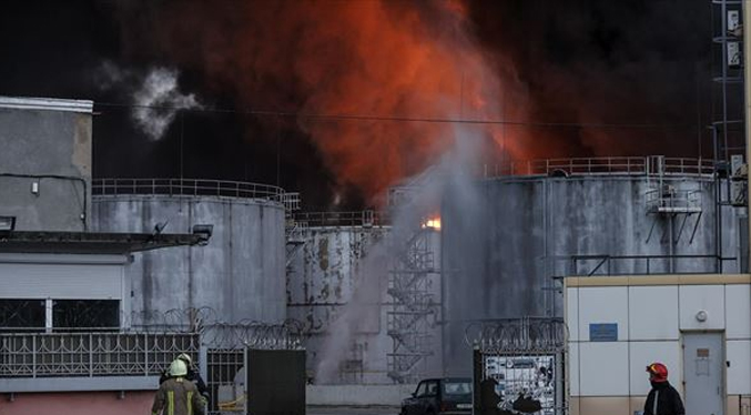 Ejército ruso destruye una refinería en Ucrania