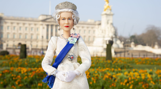 Barbie rinde homenaje a la reina Isabel II