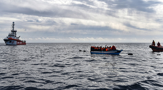 Al menos 17 migrantes muertos y 97 rescatados en naufragios ante la costa de Túnez